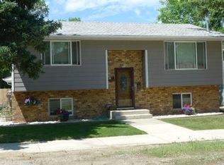 418 W Virginia St, Lewistown, MT 59457