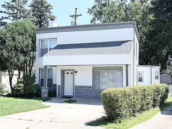 2nd image of 120 Manor Ave
