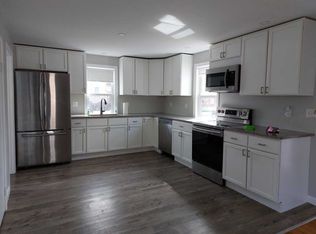 22 Holyoke St, Easthampton, MA 01027