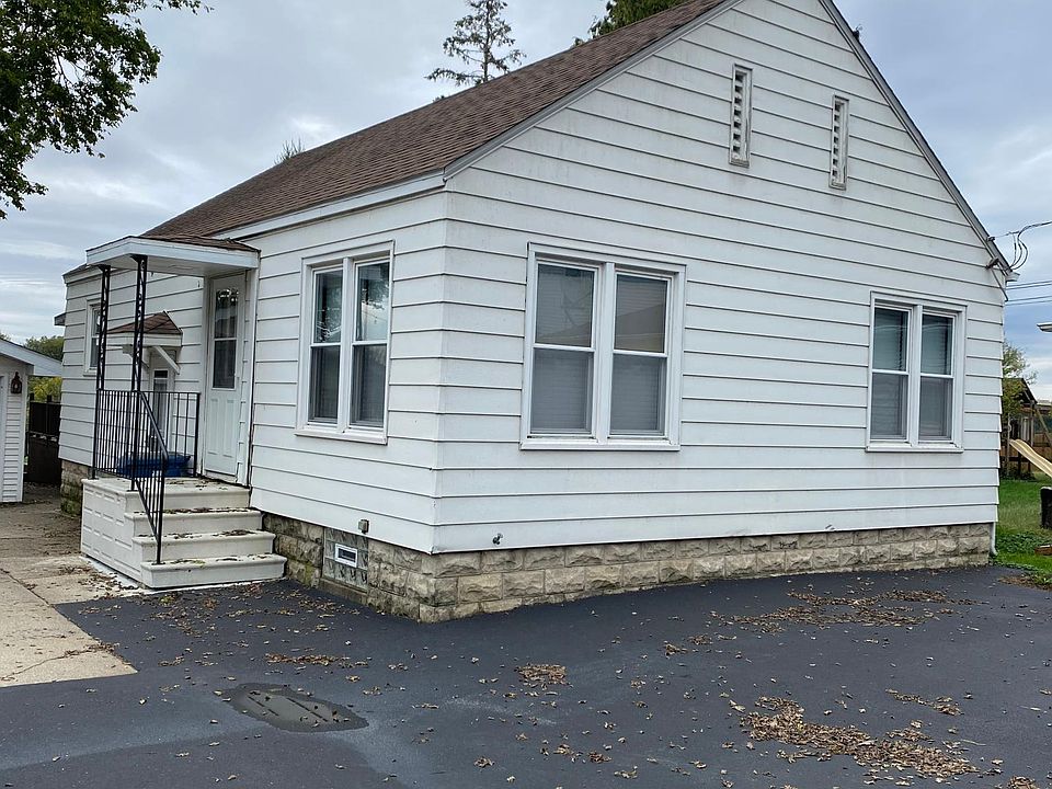 1st image of 613 1/2 E Illinois Ave