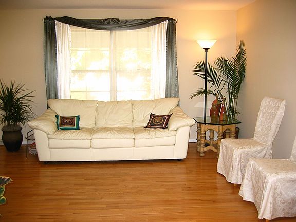 3rd image of 12703 Redfox Ct