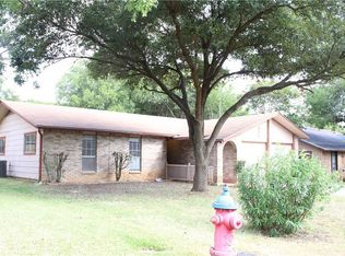 604 Buckskin Dr, Round Rock, TX 78681
