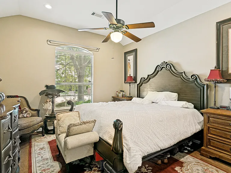5212 Spicewood Dr — Photo 10