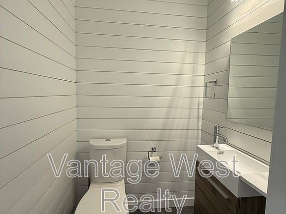 5th image of 3859 Carrall Rd #2