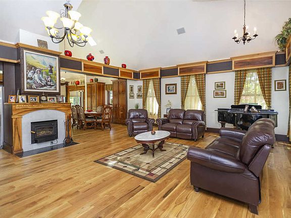 2nd image of 354 Neals Ln