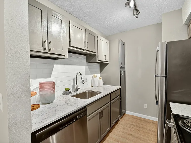 The Tatum Apartments — Photo 7