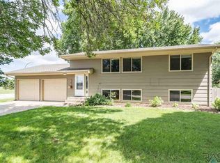 100 S 6th Ave, Brandon, SD 57005