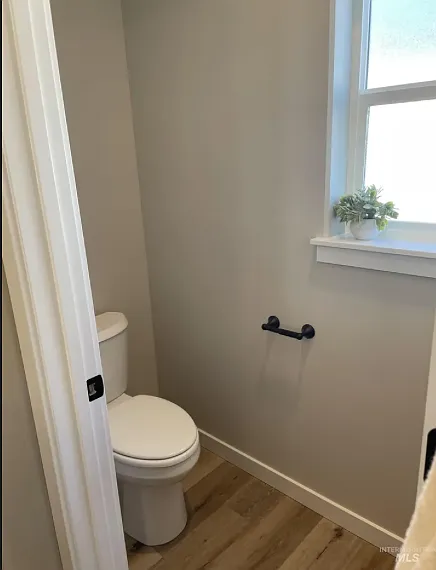 1122 Crestview Dr — Photo 15