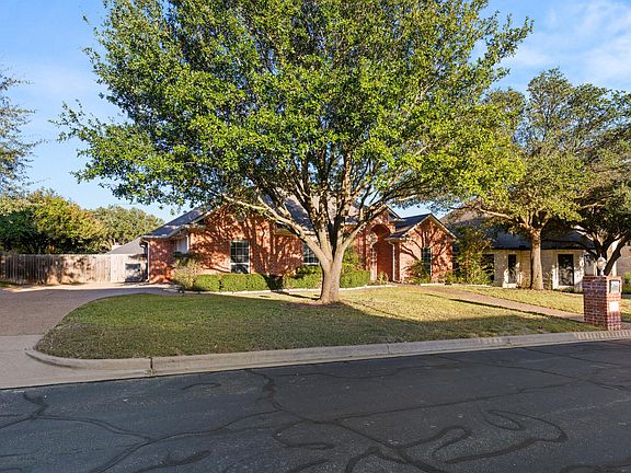 5th image of 1405 Gunnison Dr