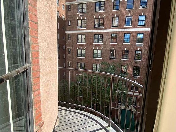 5th image of 171 E 74th St APT 5A