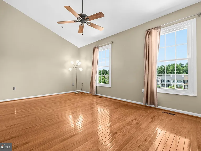 6837 Malton Ct — Photo 27