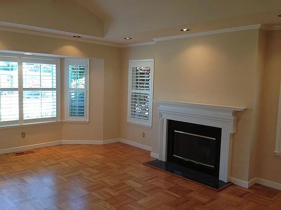 3rd image of 1109 Fernwood Dr
