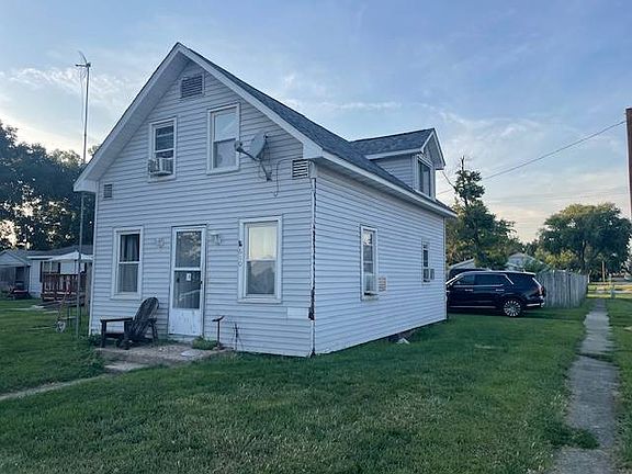 2nd image of 610 Superior St
