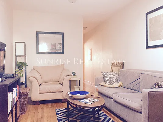 Rented by Sunrise Real Estate | media 35