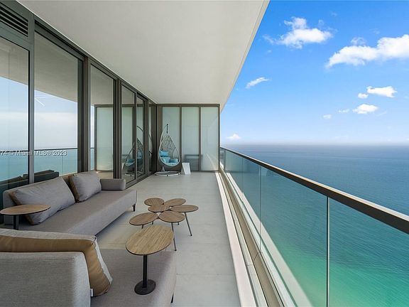 4th image of 18975 Collins Ave #4803