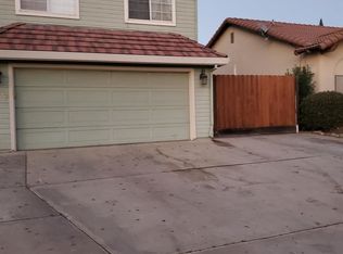 627 E Donna Dr, Merced, CA