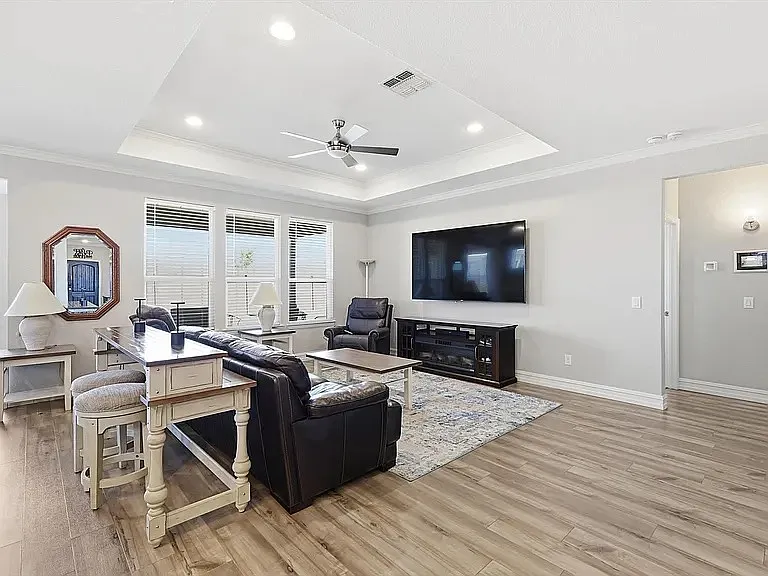 1678 Bentwater Ln — Photo 3