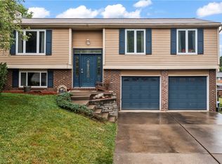 221 Deer Dr, Washington, PA 15301