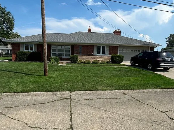 37894 Villa Mar St, Harrison Township, MI 48045