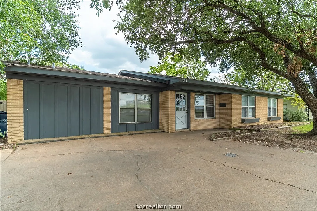 4 bed, 1796 sqft, $2,595 — Photo 1