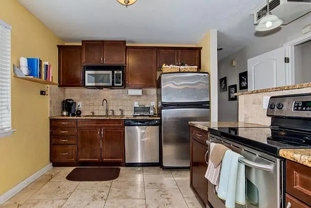 683 S Ivy Way — Photo 6
