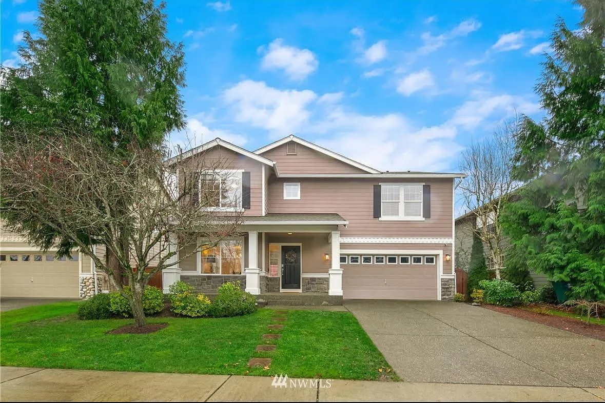 3 bed, 2.5 bath, 2510 sqft, $4,500 — Photo 1