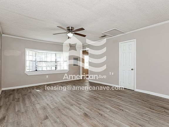 750081_004_living_room_14100996.jpg