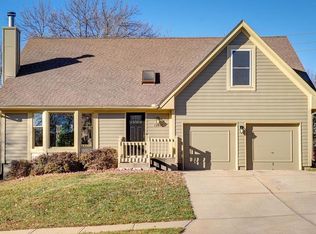 12466 S Acuff Ct, Olathe, KS 66062