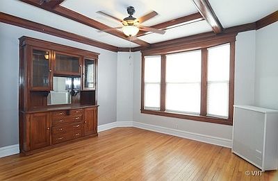 2nd image of 1008 W Argyle St APT 2W