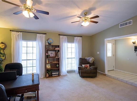 3rd image of 7412 Buttonwood Dr