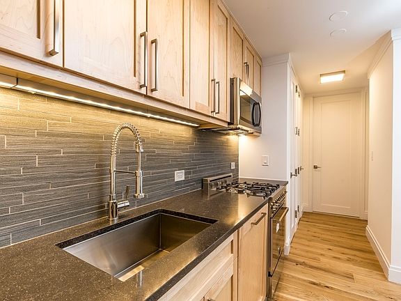 3rd image of 201 E 86th St APT 24F