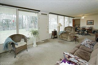 3rd image of 317 Evelyn Ave