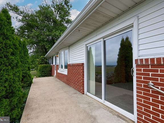 5th image of 3235 Hillside Dr
