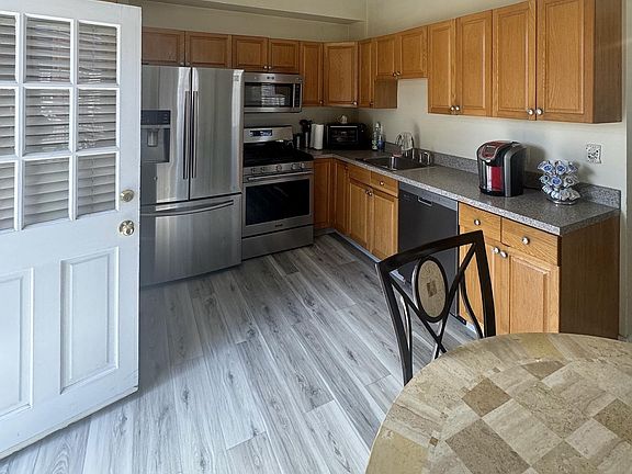 3rd image of 3123 Shannon Dr