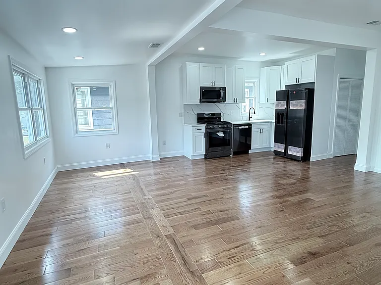 152 Washington St #2-3 — Photo 3