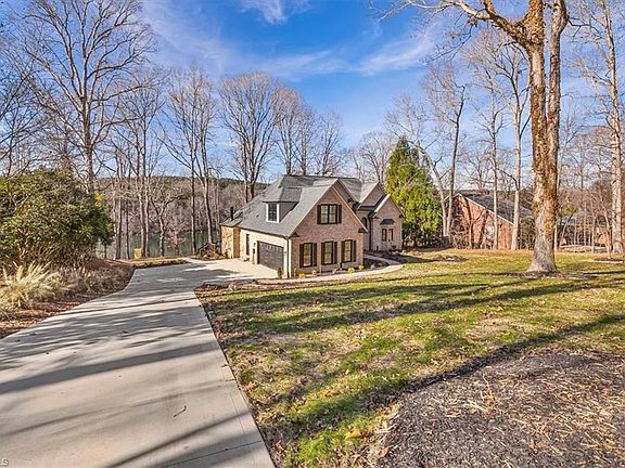 3rd image of 320 Lake Point Ln