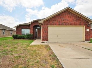 411 Richards Dr, Hutto, TX 78634