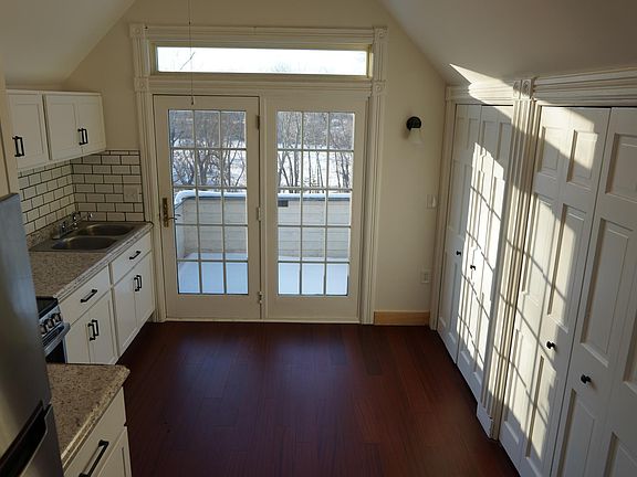 5th image of 140 Elm St Unit 2