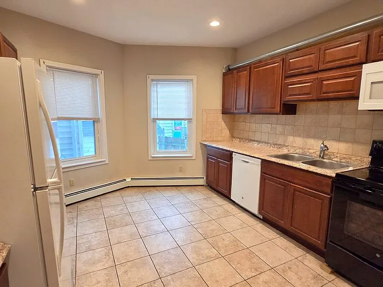 1336-1340 Cranston Street — Photo 3