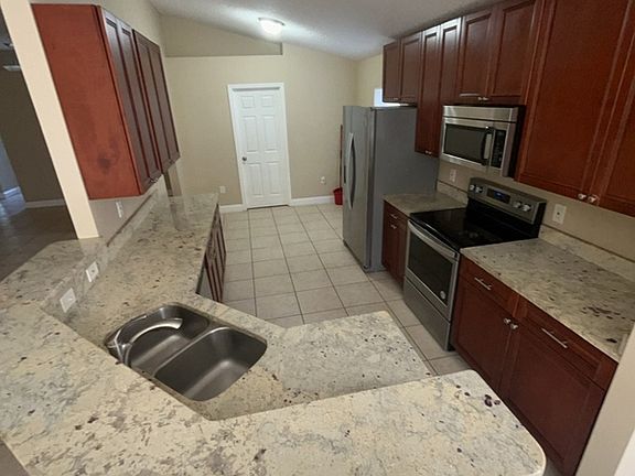 4th image of 6706 Lorain St