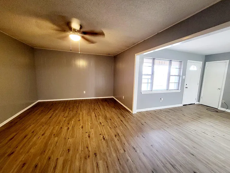 3505 Houston Ave — Photo 8