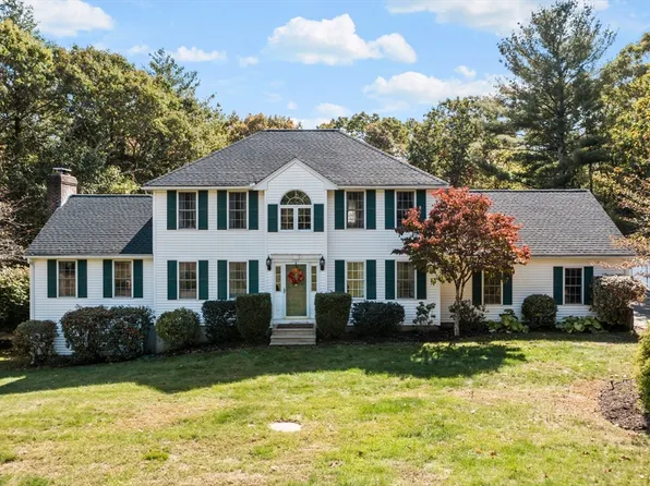 20 Royal Crest Dr, Douglas, MA 01516