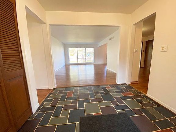 5th image of 5422 Claridge Ln