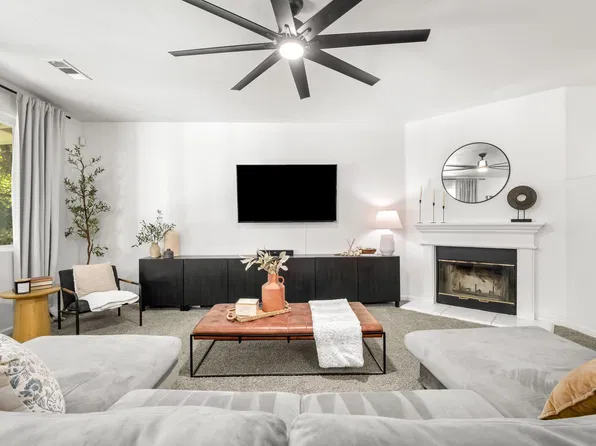 2100 N Cottonwood Street, Visalia, CA 93291