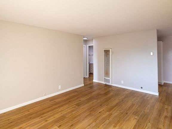 5th image of 360 Talbot Ave APT 10