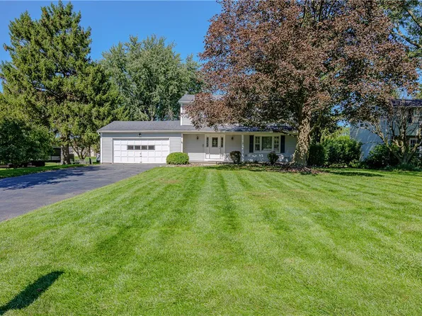 96 Havenshire Rd, Rochester, NY 14625