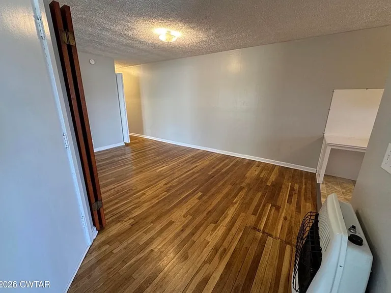 1141 Hollywood Dr #1141 — Photo 2