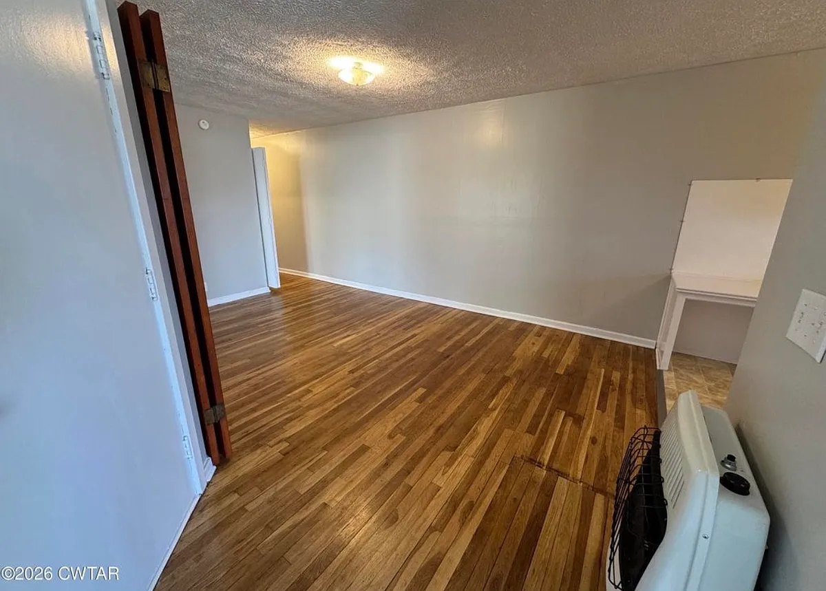 Building Photo - 1141 Hollywood Dr #1141