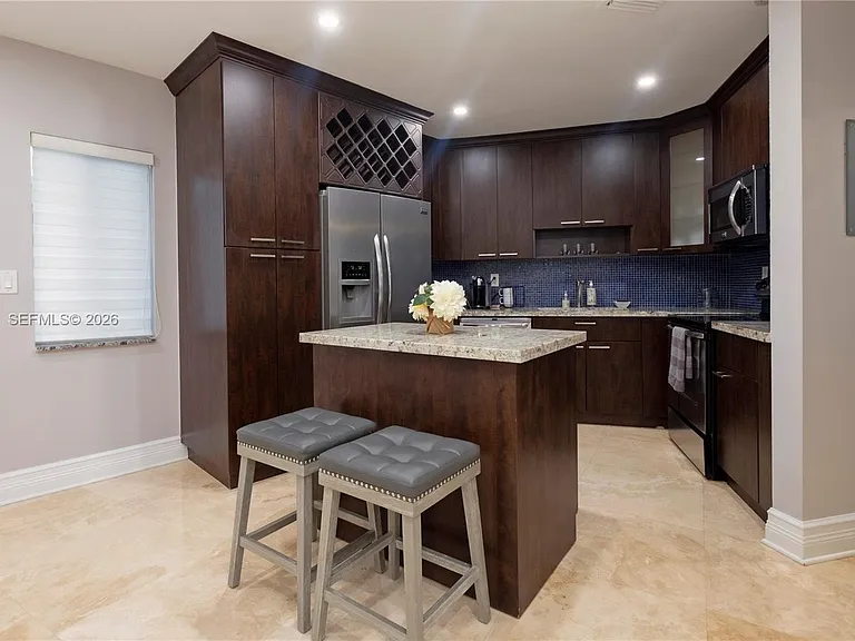 1723 NE Miami Gardens Dr #235 — Photo 2