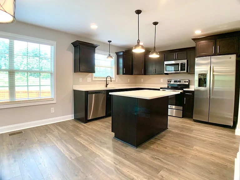 733 Banister Dr — Photo 7